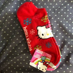 5 pairs Hello Kitty No-Show Socks in Pink and Red